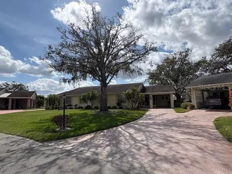 325 Grayston Pl #114, Sun City Center, FL 33573