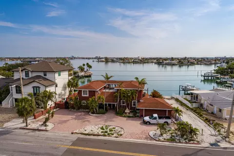 7013 Boca Ciega Dr, Saint Pete Beach, FL 33706