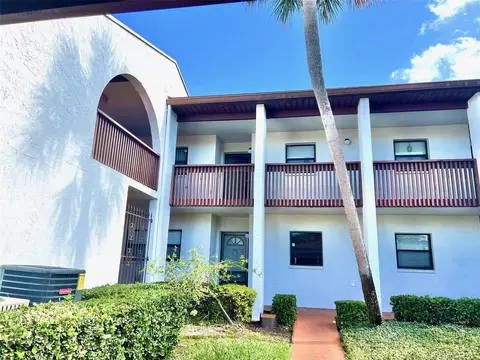 7623 Radcliffe Cir #211A, Port Richey, FL 34668