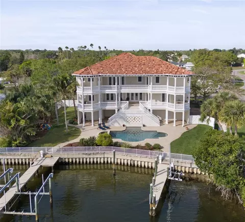 1855 Bayou Grande Blvd NE, Saint Petersburg, FL 33703