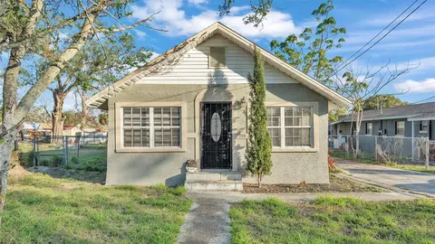 208 W Bullard Ave, Lake Wales, FL 33853