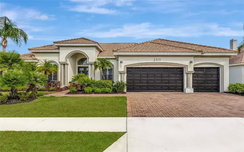 2511 Cumberland Cliff Dr, Ruskin, FL 33570