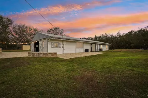2040 Underwood Ln, Zephyrhills, FL 33540