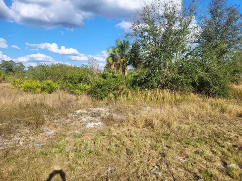 2602 Karen Cir, Lehigh Acres, FL 33971