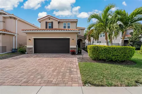 10136 Grand Oak Cir, Madeira Beach, FL 33708