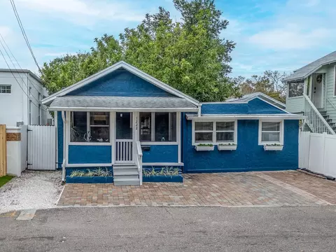 1222 Highland Ct N, Saint Petersburg, FL 33701
