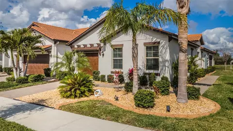 5316 Stoic Vale Dr, Wimauma, FL 33598