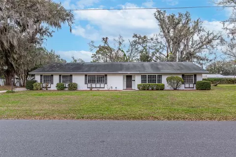 1310 Oakdale St, Plant City, FL 33563