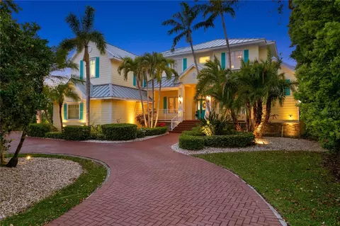 416 Shore Dr E, Oldsmar, FL 34677
