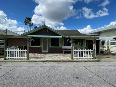 12 Braden Castle Dr, Bradenton, FL 34208
