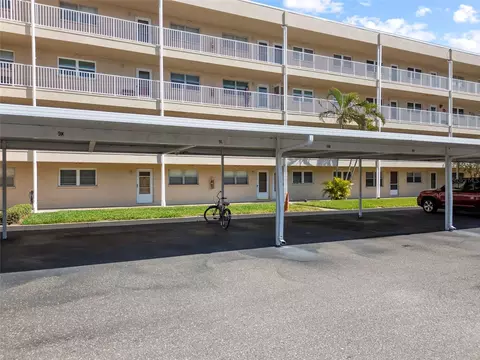 9950 62nd Ter N #203, Saint Petersburg, FL 33708