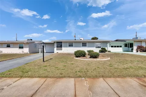 1531 Council Dr, Sun City Center, FL 33573