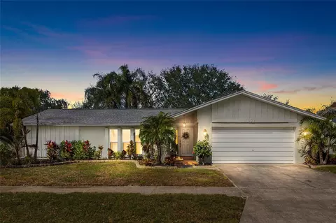 10222 95th St, Seminole, FL 33777