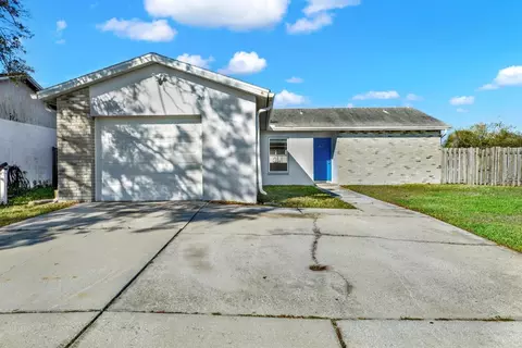 912 Lochmont Dr, Brandon, FL 33511