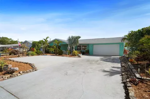9911 Antilles Dr, Seminole, FL 33776