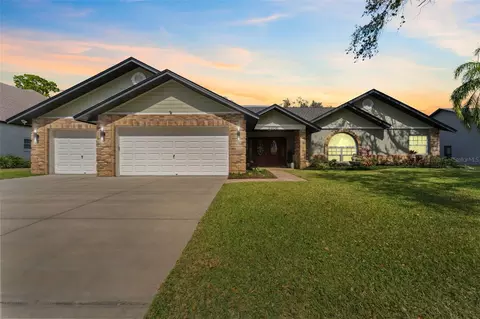 2406 Natures Ct, Valrico, FL 33596
