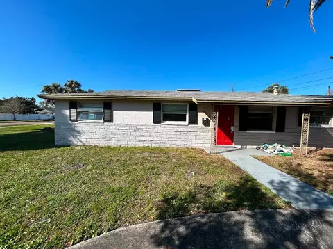 1601 Pennsylvania Ave NE, Saint Petersburg, FL 33703