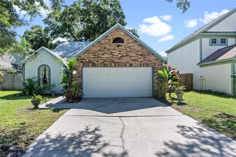 692 Greenglen Ln, Palm Harbor, FL 34684