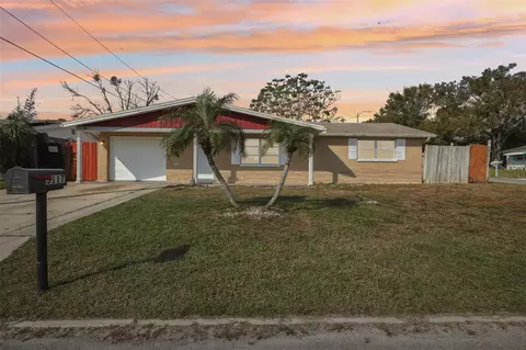 5117 Cape Cod Dr, Holiday, FL 34690