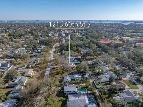 1213 60th St S, Gulfport, FL 33707