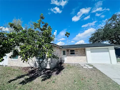 7312 Willow Park Dr, Tampa, FL 33637