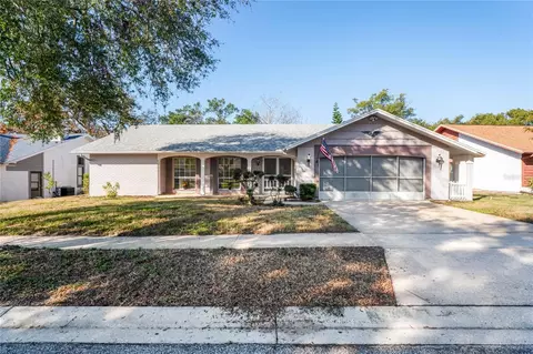 8204 Reynolds Dr, Hudson, FL 34667