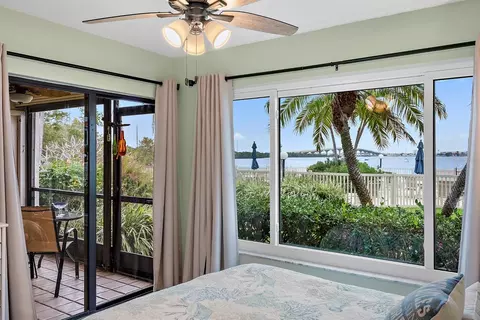 6365 Bahia Del Mar Blvd #112, Saint Petersburg, FL 33715