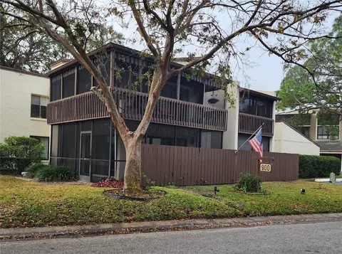 700 Starkey Rd #914, Largo, FL 33771