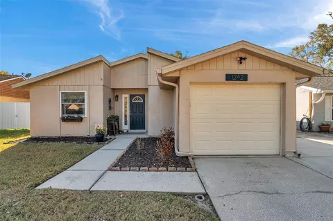 1242 Holly Cir, Oldsmar, FL 34677