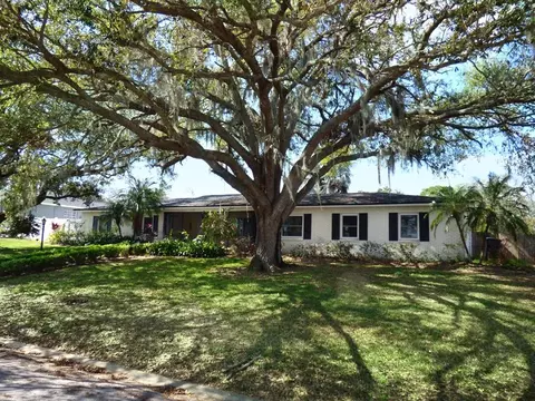 1101 King Arthur Ct, Valrico, FL 33594