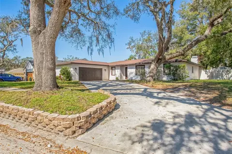 5202 Cumberland Dr, Tampa, FL 33617