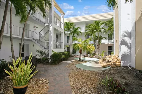 661 Poinsettia Ave #307, Clearwater Beach, FL 33767