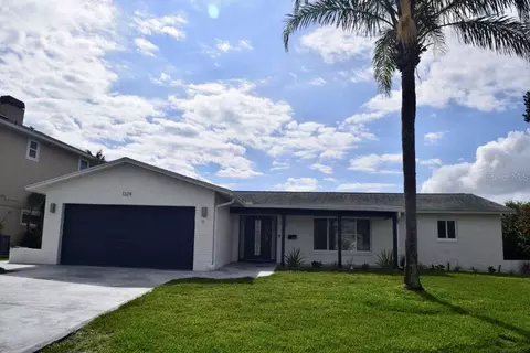 1324 51st Ave NE, Saint Petersburg, FL 33703