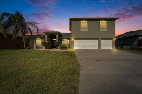 3822 Salida Delsol Dr, Sun City Center, FL 33573