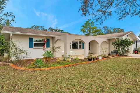 9520 Portside Dr, Seminole, FL 33776