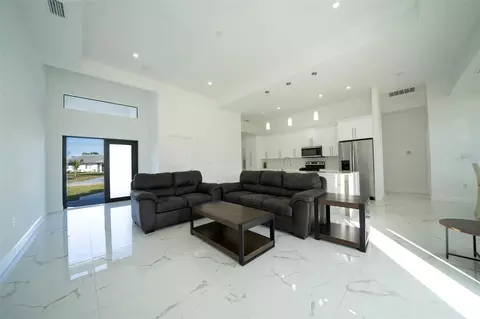 2915 5th St SW, Lehigh Acres, FL 33976