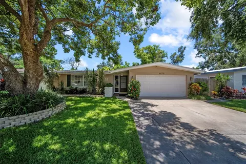 1372 S Hillcrest Ave, Clearwater, FL 33756