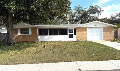 4302 Shoreline Dr, New Port Richey, FL 34652