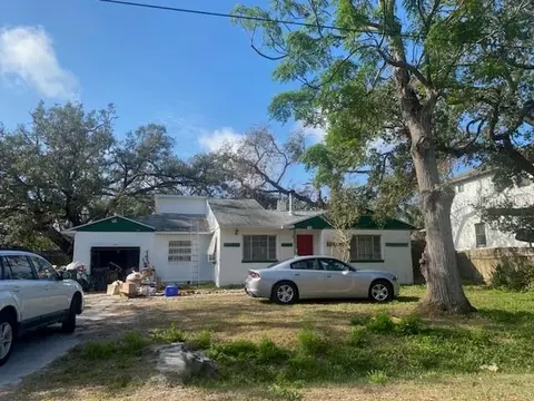2804 W Foster Ave, Tampa, FL 33611