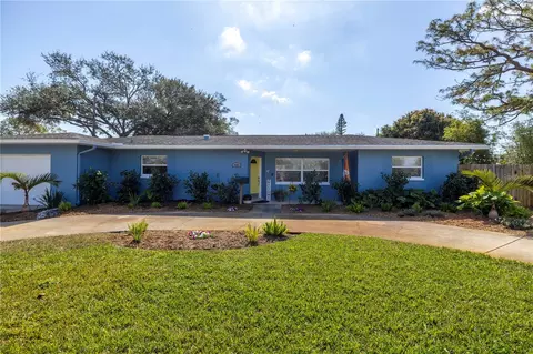 686 SW Boulevard Blvd N, Saint Petersburg, FL 33702