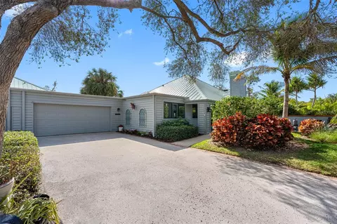 10351 Longwood Dr, Seminole, FL 33777