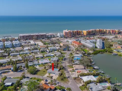 16312 Redington Dr, Redington Beach, FL 33708