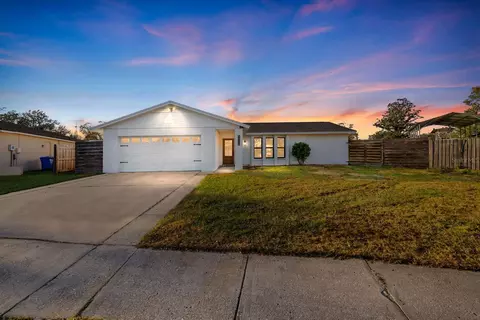 608 Pine Forest Dr, Brandon, FL 33511