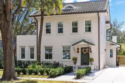 2412 W Sunset Dr, Tampa, FL 33629