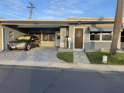 250 Rosery Rd NW #220, Largo, FL 33770