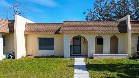 9989 85th St, Seminole, FL 33777