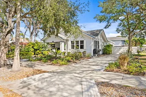 2721 12th St N, Saint Petersburg, FL 33704