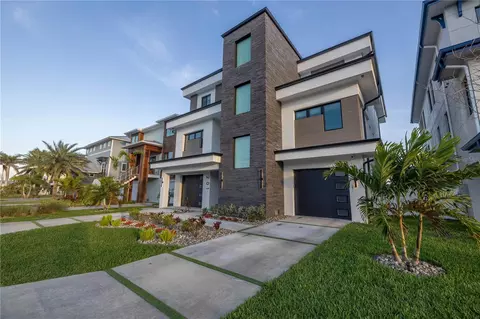 201 Punta Vista Dr, Saint Pete Beach, FL 33706