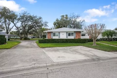 2712 Whitebridge Dr #B, Palm Harbor, FL 34684
