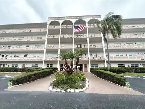 5603 80th St N #307, Saint Petersburg, FL 33709